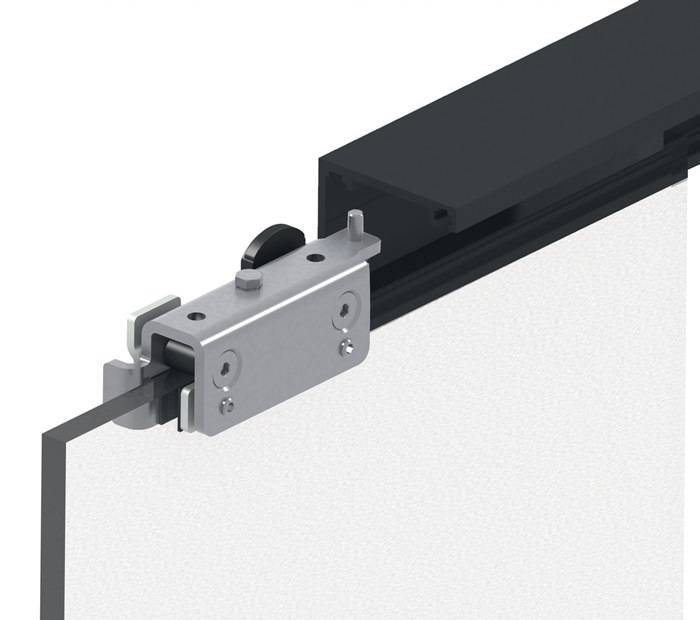 Schiebetür-Beschlagmechanismus mit einer metallischen Rolle und Schienensystem, das an einer Glasscheibe befestigt ist und für eine reibungslose Türbewegung konzipiert ist.