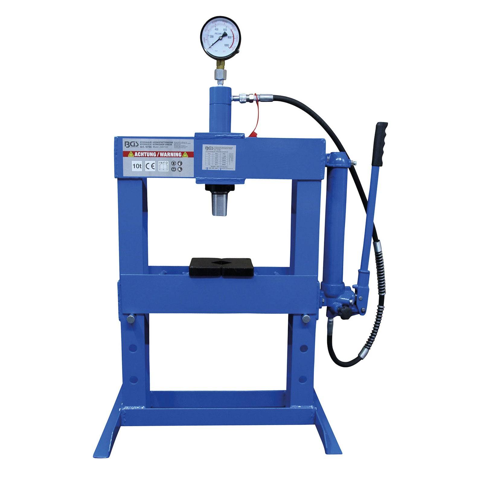 Eine blaue Hydraulikpresse mit einem Manometer oben, einem Hebel an der Seite und einem Metallrahmen, die zum Komprimieren von Materialien verwendet wird.