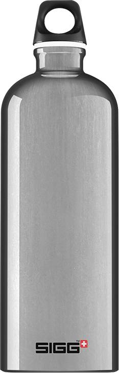Silberne SIGG Metallflasche mit schwarzem Deckel und Tragegriff auf weißem Hintergrund.