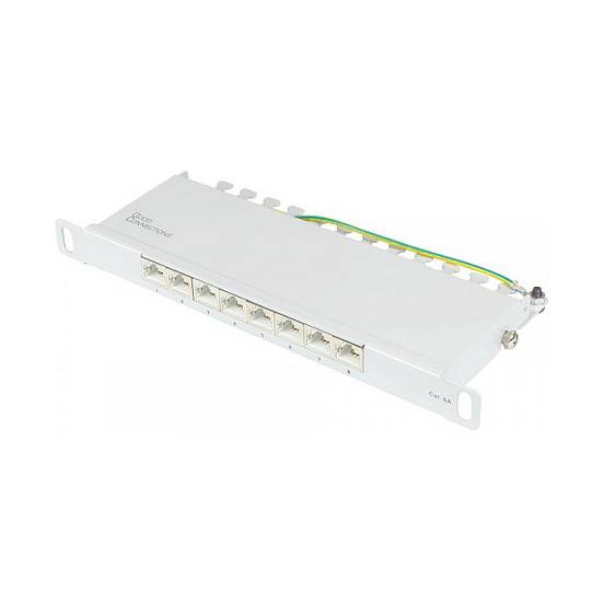 Weißes 8-Port-Netzwerk-Patchfeld mit nummerierten RJ45-Buchsen, Rack-Befestigungsohren und Erdungsdraht auf einem einfachen Hintergrund.