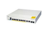Weißer Netzwerk-Switch mit mehreren Ethernet-Anschlüssen auf der Frontplatte und einem gelben Etikett oben rechts.