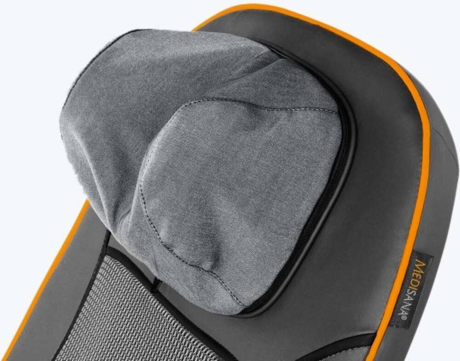 Eine Massagestuhl-Rückenlehne mit einer abnehmbaren, mit Stoff bezogenen Kopfstütze, die Mesh- und lederartige Materialien aufweist.