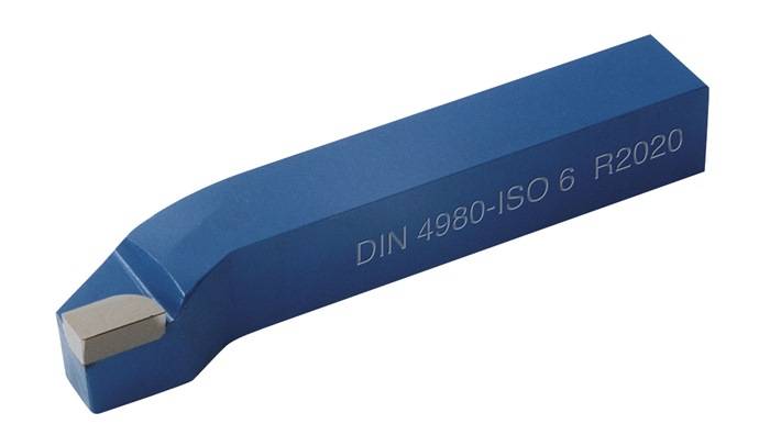 Ein blauer Schneidwerkzeug mit der Aufschrift 'DIN 4980-ISO 6', das für Präzisionszerspanung verwendet wird.