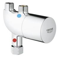 Weißes Grohe-Installationsventil mit zwei oben angebrachten Gewindeanschlüssen, einem unteren Auslass und blauen/roten Markierungen für Warm- und Kaltverbindungen.
