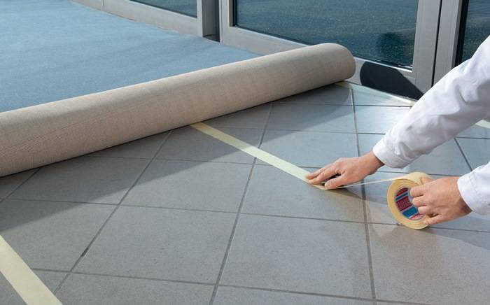 Doppelseitiges Klebeband tesafix® 4944 L.25m B.50mm weiß Rl.TESA