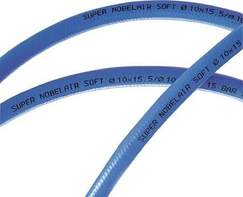 Blauer flexibler Schlauch mit dem aufgedruckten Text „SUPER NOBELAIR SOFT
