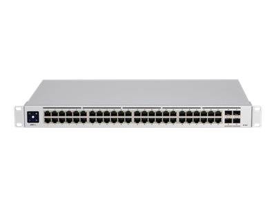 Frontansicht eines 48-Port-Ethernet-Netzwerk-Switches mit einem Stromstecker auf der linken Seite und Rack-Montagelaschen auf beiden Seiten.