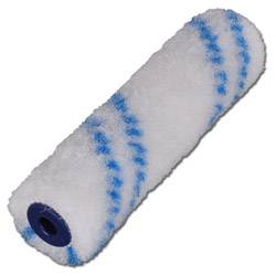 Ein weißer Farbrollenüberzug mit blauem Zickzackmuster liegt vor einem schlichten Hintergrund. Geeignet zum Auftragen von Farbe auf flachen Oberflächen.