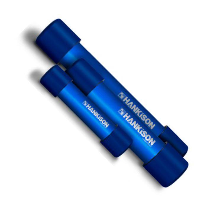 Blauer HANKISON zylindrischer Industriekomponent oder Filterpatrone, diagonal auf weißem Hintergrund dargestellt.