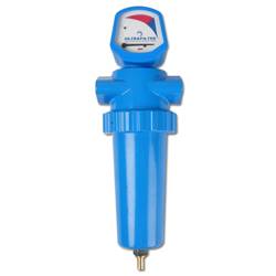 Ein blauer Filter mit einem Manometer oben, beschriftet mit 