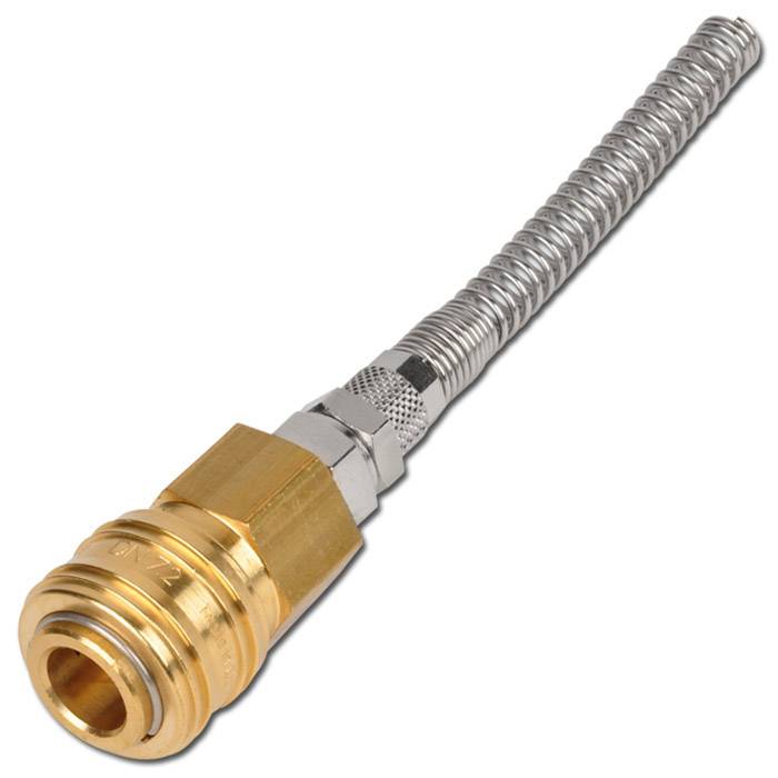 Nahaufnahme eines flexiblen Schlauchverbinders aus Messing und Silber mit Gewinde-Metallrohr, gezeigt auf weißem Hintergrund.