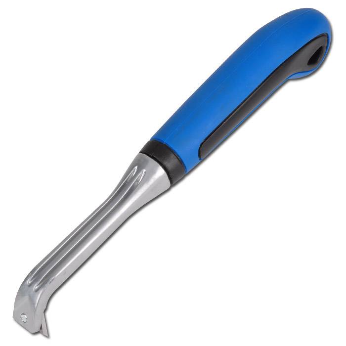 Handwerkzeug mit blauem Griff und gekrümmter Metallklinge, das einem Schaber oder Flaschenöffner ähnelt, auf weißem Hintergrund dargestellt.