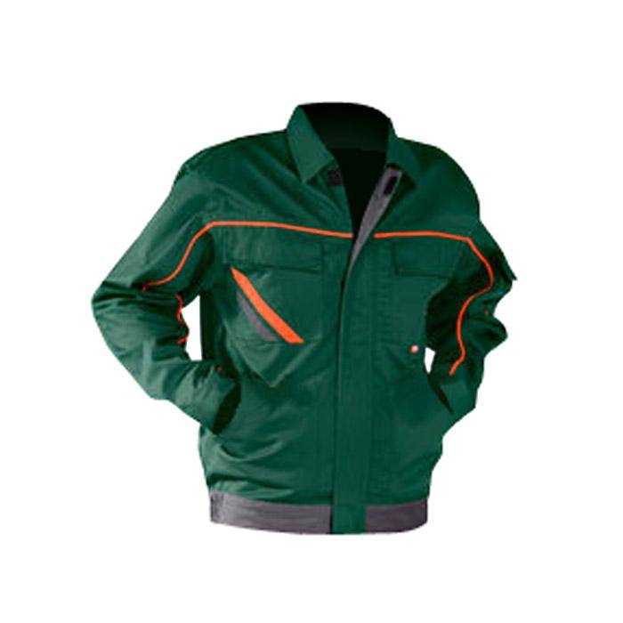 Eine grüne Arbeitsjacke mit orangefarbenen Akzenten, ausgestattet mit zwei Brusttaschen und einem Frontreißverschluss, entworfen für industrielle oder Bauarbeiten.
