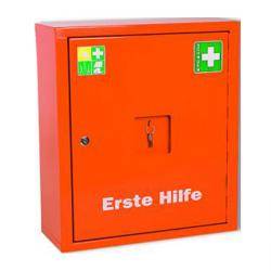 Rote Erste-Hilfe-Box mit grünem Kreuz-Symbol und der Aufschrift „Erste Hilfe