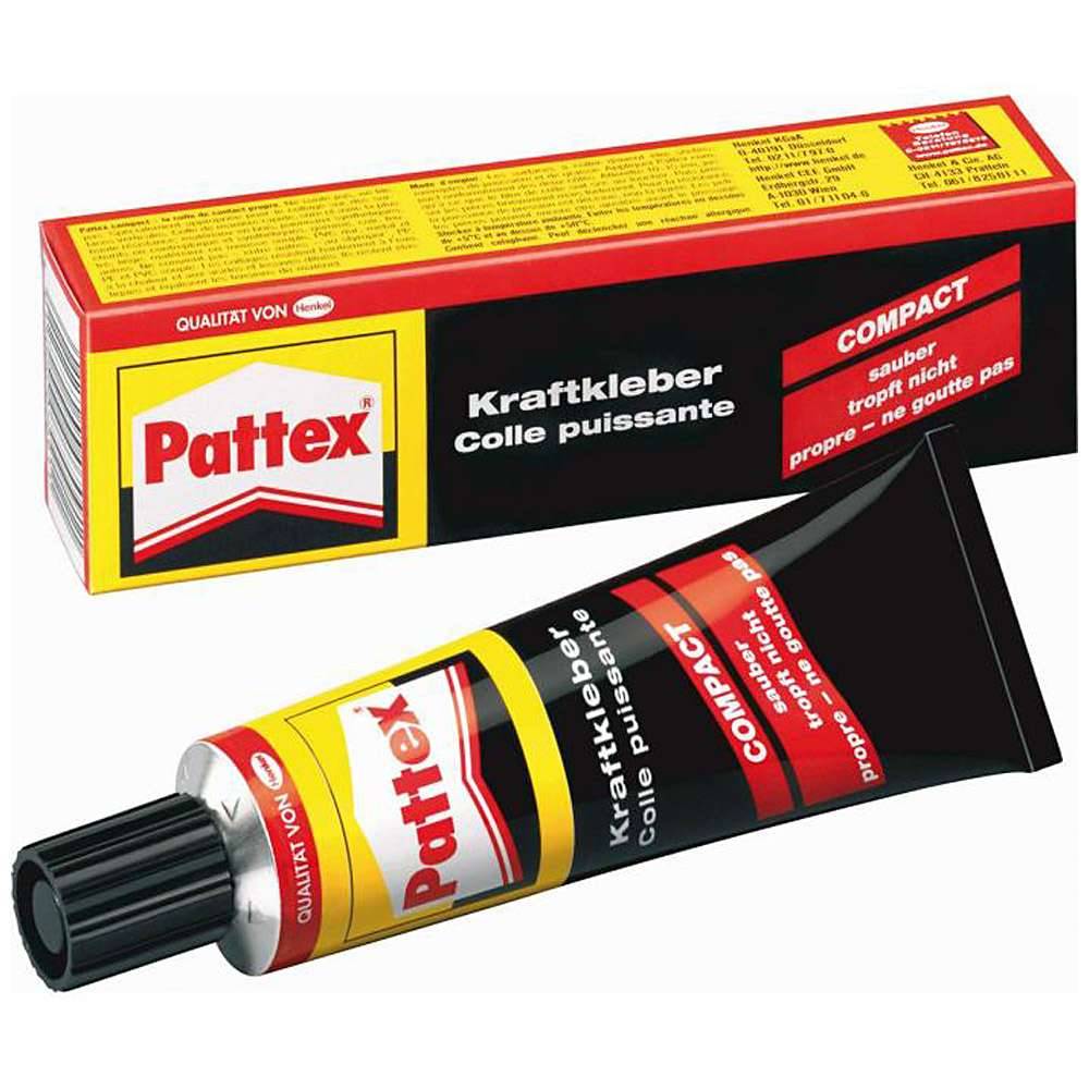 Pattex Compact Superkleber in einer Röhre mit rot-gelber Schachtelverpakung auf weißem Hintergrund.