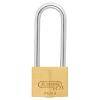Ein Messingschloss mit einem langen silbernen Bügel, entworfen für Sicherheit.