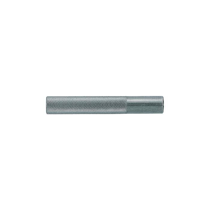 Silbernes Metallhandwerkzeug mit gerilltem Griff und glatter zylindrischer Spitze, horizontal auf einfachem weißem Hintergrund dargestellt.