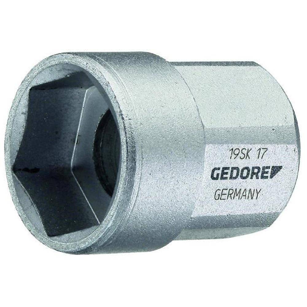 Eine Metallsteckschlüssel-Aufsatzverbindung mit dem Etikett 'GEDORE' und 'GERMANY', die die Sechskantantriebsöffnung und die Größe '19SK 17' zeigt.