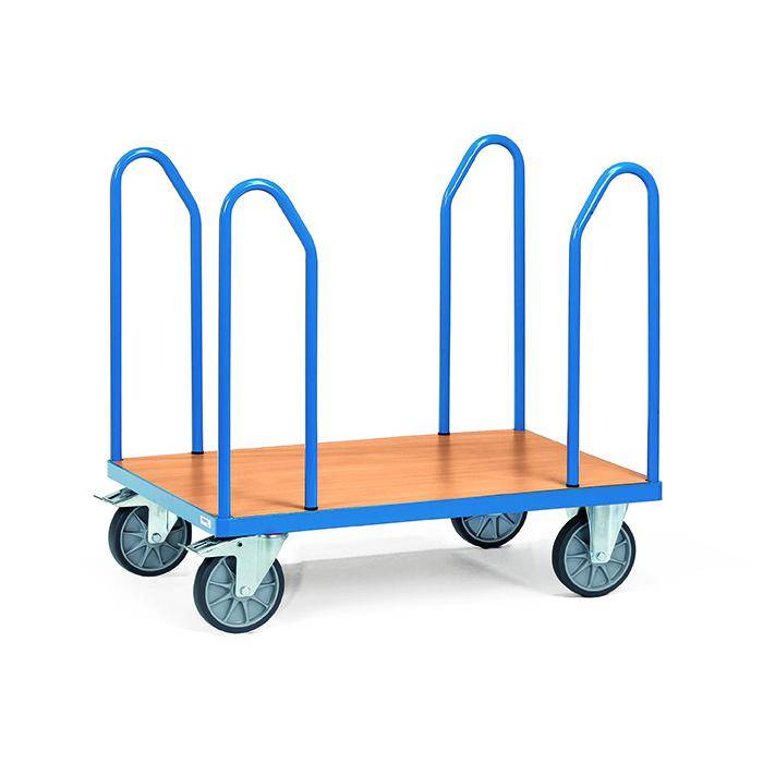 Blauer Metall-Flachbettlagerwagen mit Holzbelag, vier drehbaren Lenkrollen und vier hohen Schubgriffe.