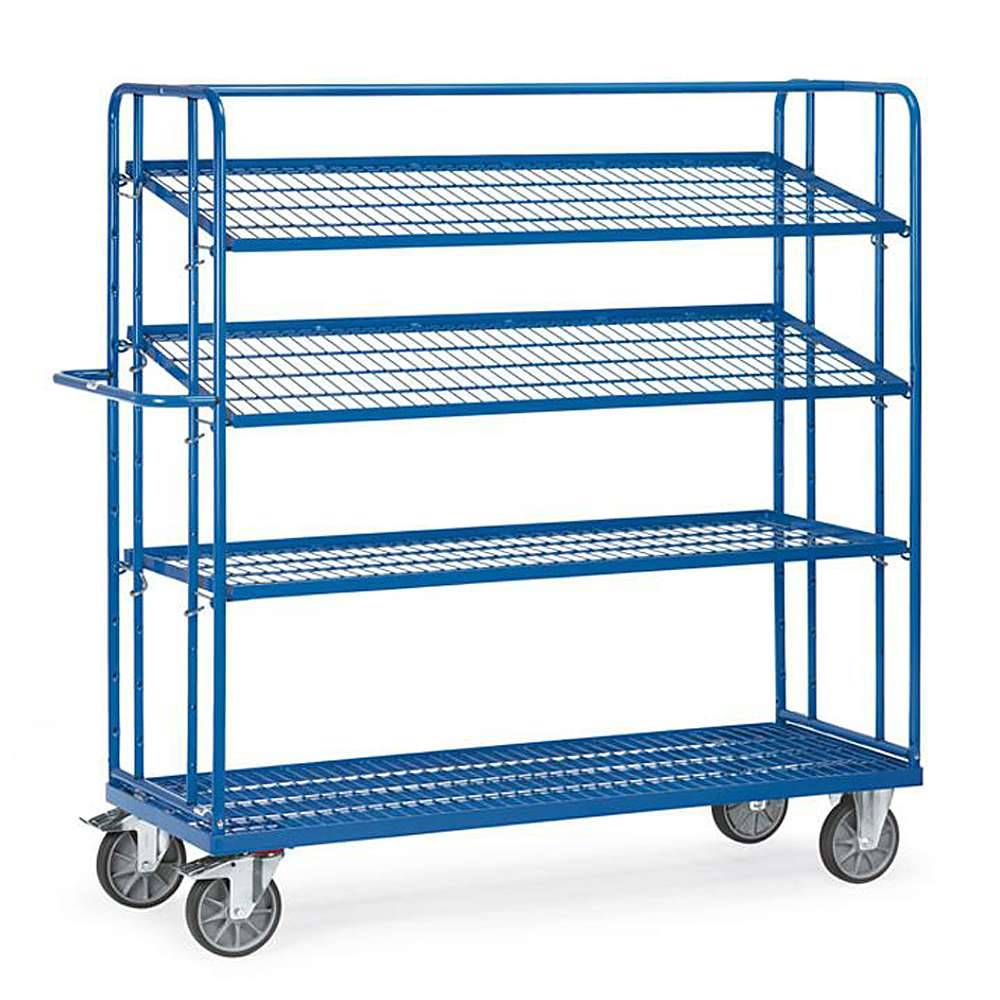 Blauer Metallwagen mit vier Regalböden und vier Rollen, leer auf weißem Hintergrund abgebildet.