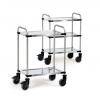 Zwei Metall-Servierwagen mit schwarzen Rädern und Griffen, jeweils mit drei Regalen, nebeneinander auf weißem Hintergrund positioniert.