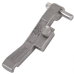 Ein silbernes Metallhebel mit dem Wort 'PATENDED' eingraviert, mit zylindrischem Griff und verstellbarem rundem Knopf zum Anziehen oder Lockern.