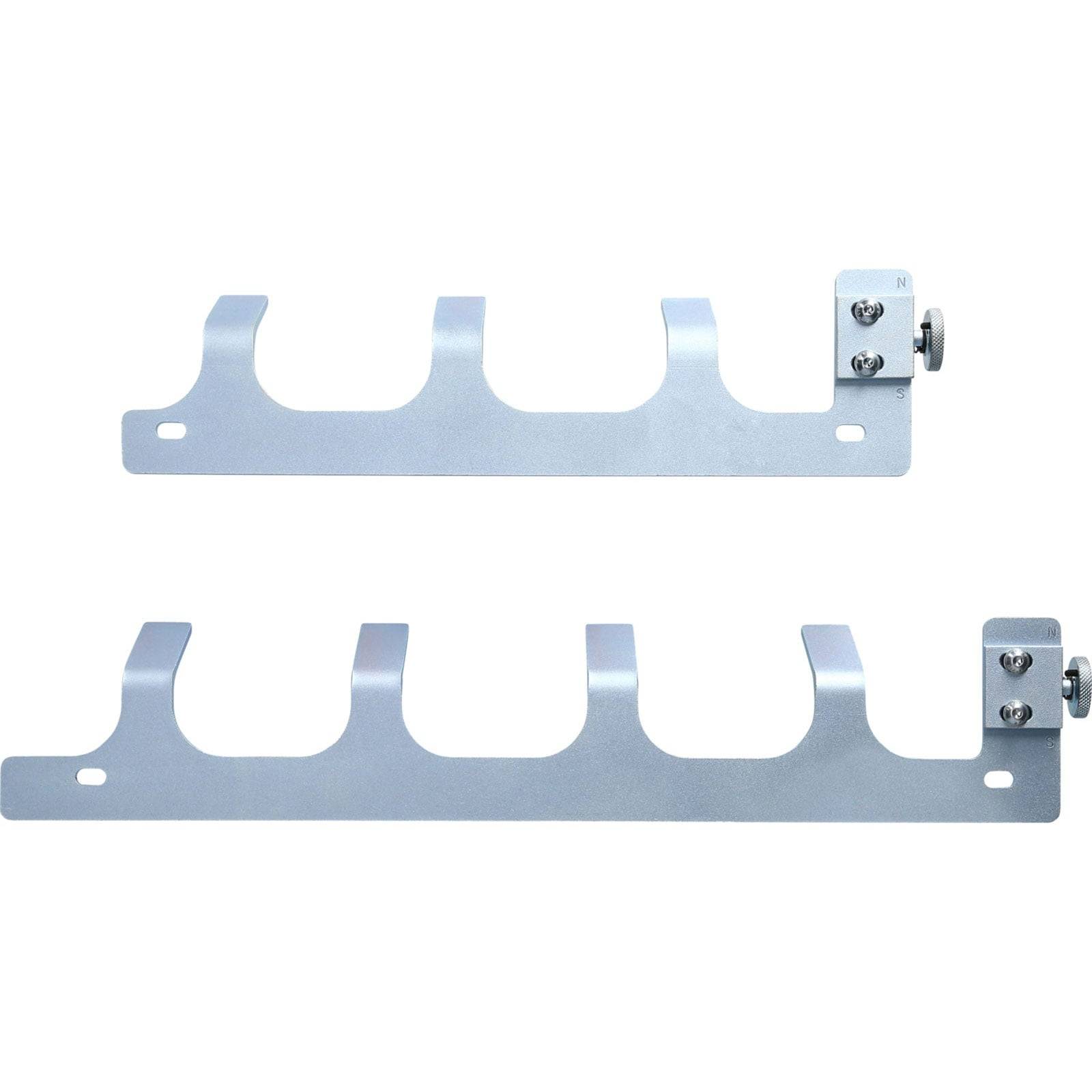 Zwei Metallhalterungen mit je drei Zacken, die zum Organisieren von Kabeln oder Schläuchen konzipiert sind, vor weißem Hintergrund dargestellt.