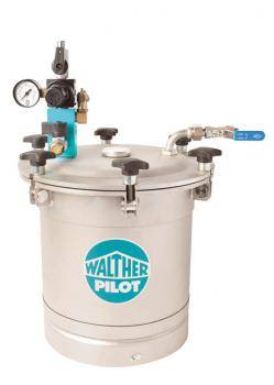 Druckbehälter mit Manometer und Ventilen, gekennzeichnet als „Walther Pilot