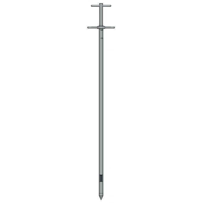 Metallischer Erdungsstab mit spitzer Spitze und Querstangengriff, aufrecht vor einfachem weißem Hintergrund dargestellt.
