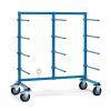 Ein blauer, fahrbarer Wagen mit mehreren horizontalen Stangen zum Verstauen von Gegenständen. Er hat vier Räder für die Mobilität.