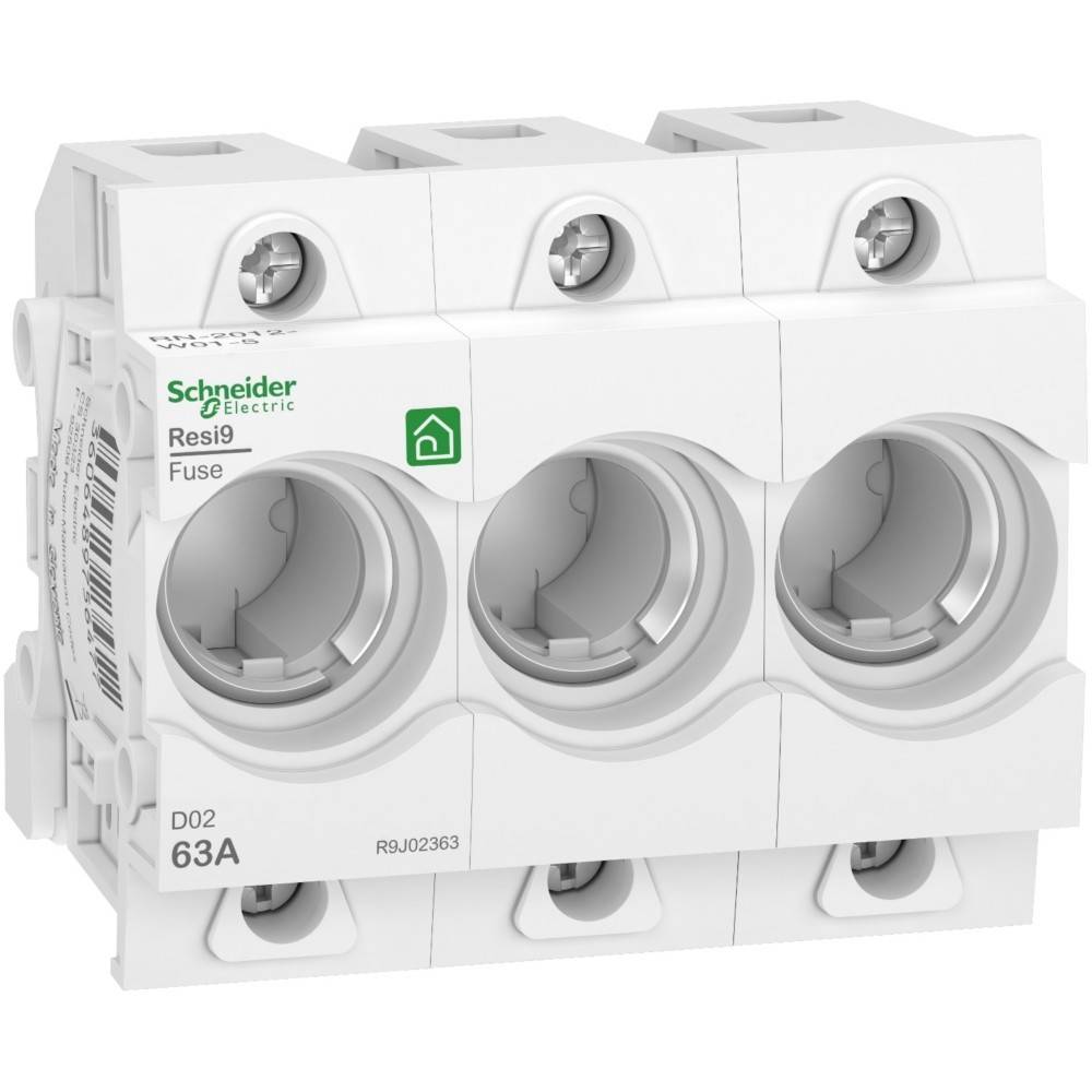 Dreiphasiger Schneider Electric Fusei9, D02, 63A Kapazität, mit drei Sicherungshaltern, verwendet in elektrischen Installationen zum Schutz von Stromkreisen.