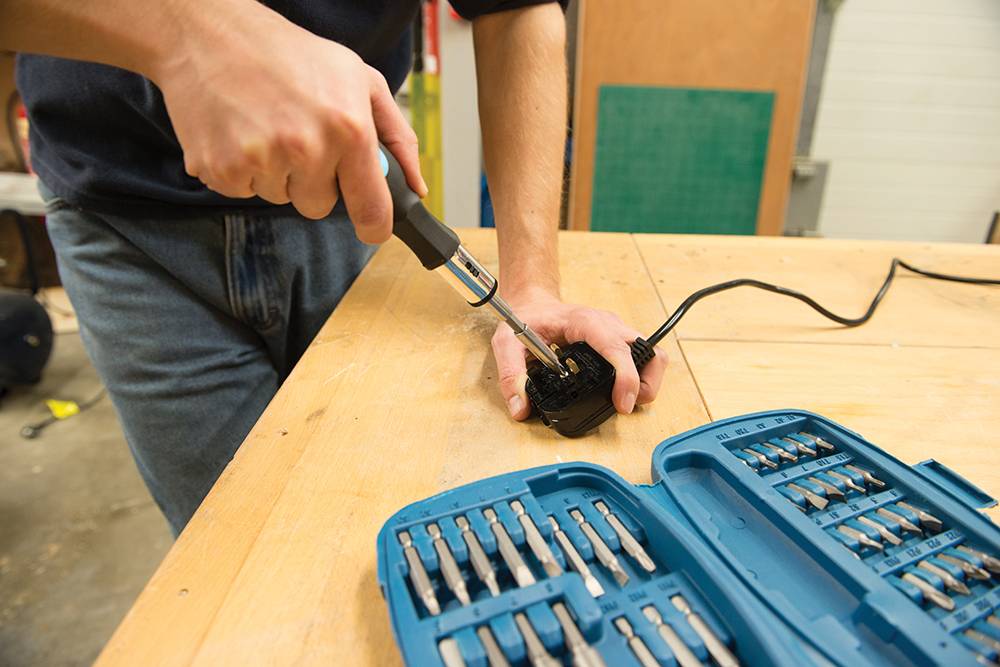 Ratschen-Bithalter und Steckschlüsseleinsätze 45 tlg.