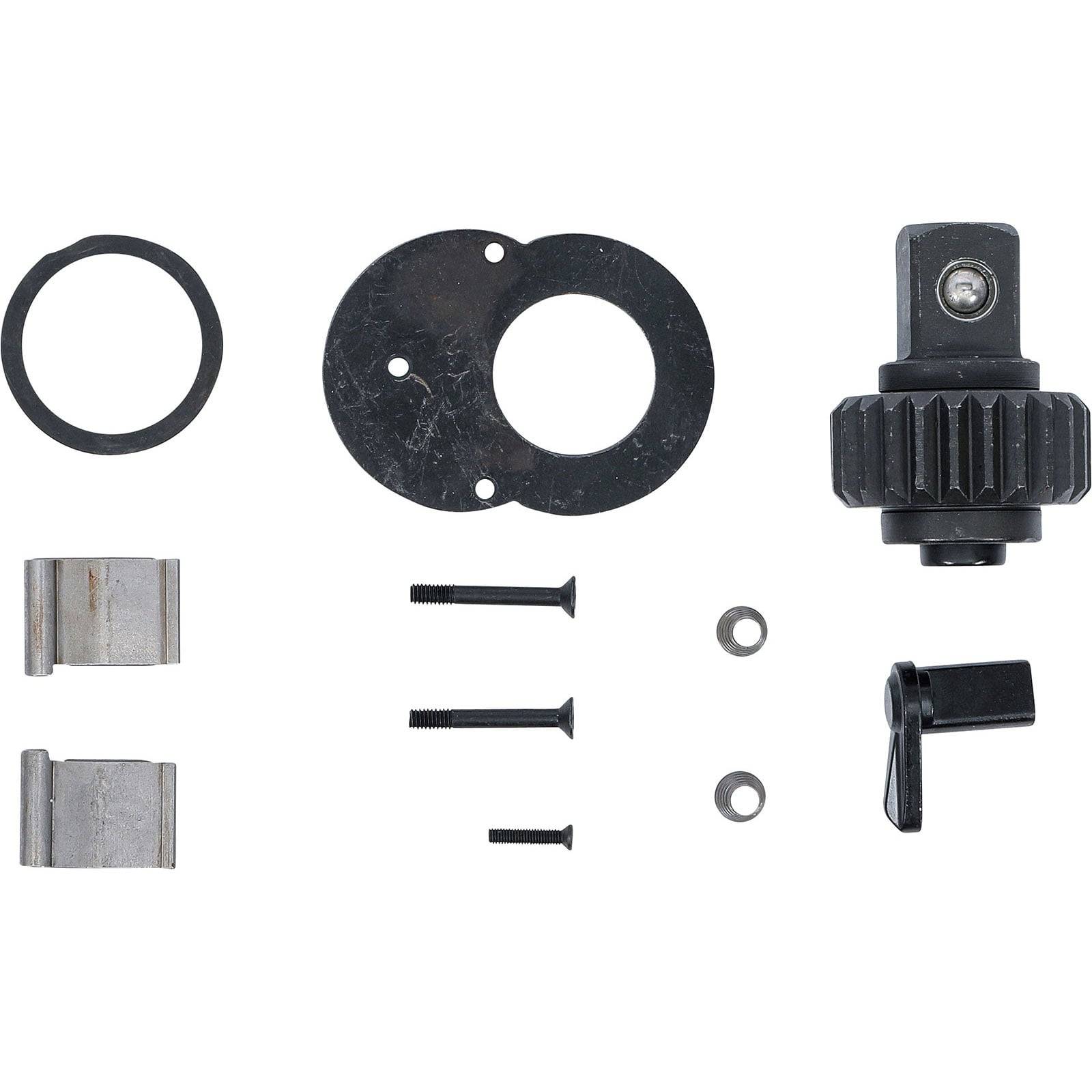 Verschiedene mechanische Komponenten einschließlich Zahnräder, Halterungen, Schrauben und Unterlegscheiben, auf einem einfarbigen Hintergrund angeordnet, ohne Beschriftungen.