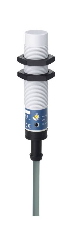Ein zylindrischer Sensor mit einem weißen gerippten Oberteil und blauer Basis, versehen mit einem schwarzen zylindrischen Halterung. Beschriftungen und Symbole sind auf dem blauen Abschnitt sichtbar.