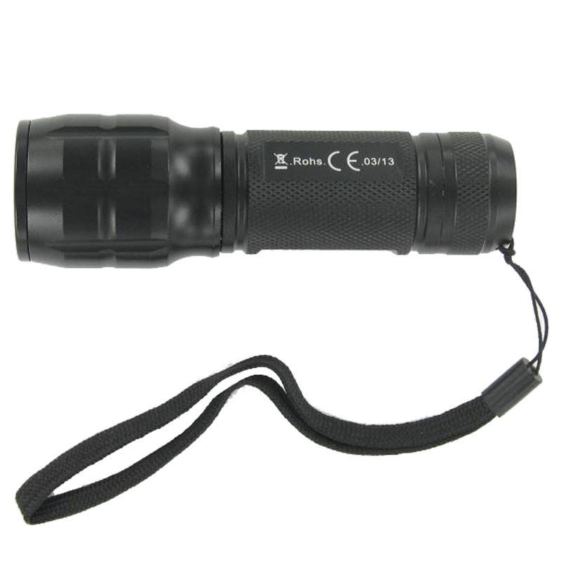 LED Taschenlampe bis 120 Meter Leuchtweite inkl. Batterien