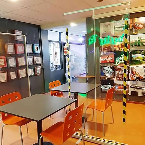 Roll-Up Bunner stehend 120x200cm PVC-Folie glasklar