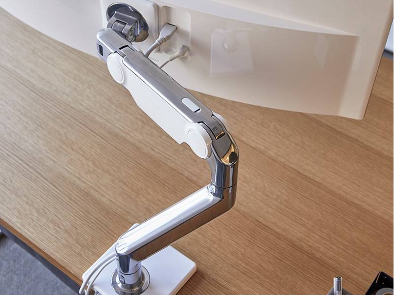 Humanscale M10 Monitor Tischhalterung Klemme, schräg, silber (M10CMSBTB)