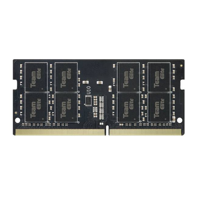 Black Team Elite RAM-Modul mit mehreren Speicherchips und vergoldetem Kantenstecker, gezeigt auf weißem Hintergrund.