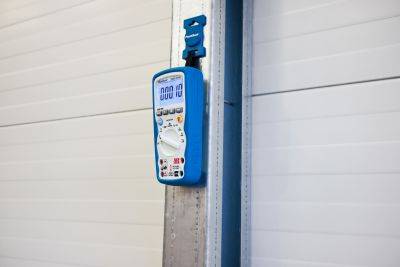 Magnethalterung für Digitalmultimeter und Werkzeuge mit Klettverschluss