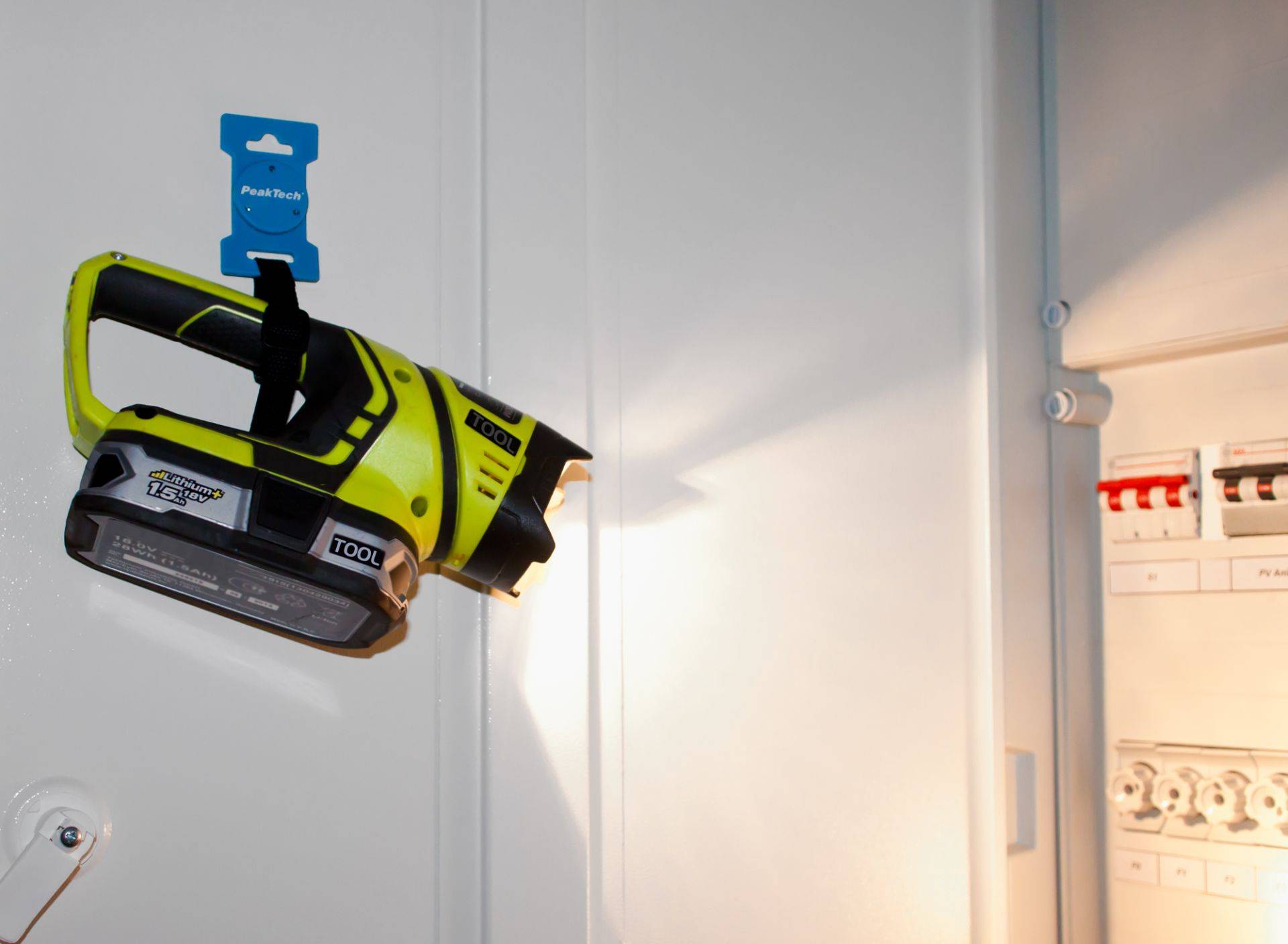 Magnethalterung für Digitalmultimeter und Werkzeuge mit Klettverschluss