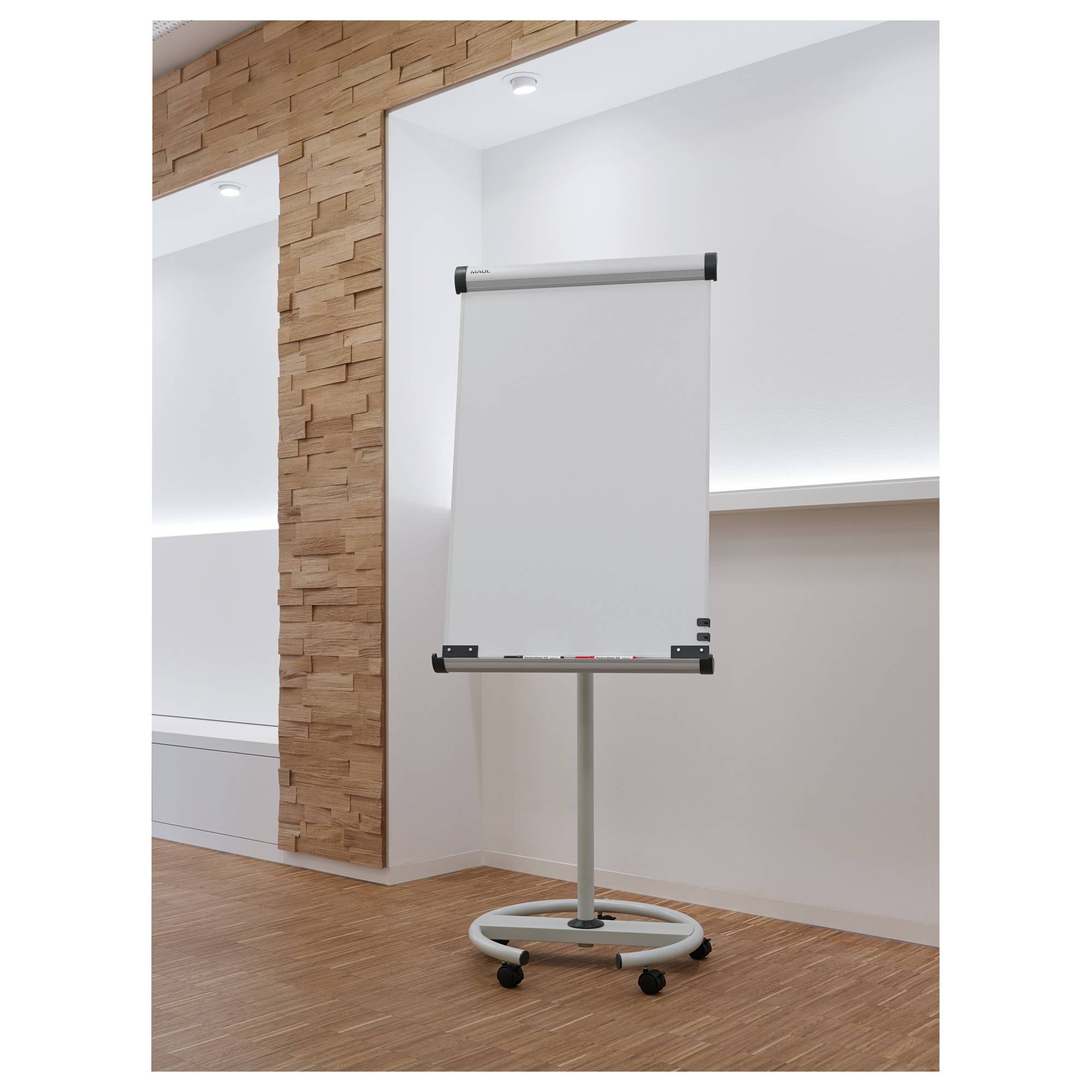 MAUL Flipchart MAULsolid 6370682 74x117cm Rundfuß grau