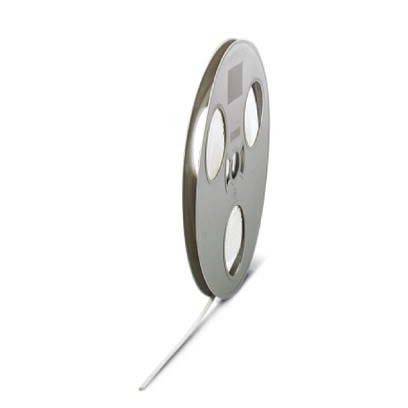 Eine Rolle elektrisches Isolierband, metallisch und kreisförmig, mit teilweise abgewickeltem Band davor.
