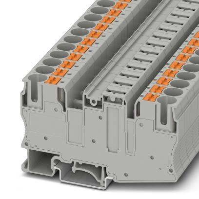 Ein modularer grauer Anschlussblock mit Schraubanschluss, ausgestattet mit mehreren Steckplätzen und orangefarbenen Hebeln, der für elektrische Verbindungen verwendet wird.