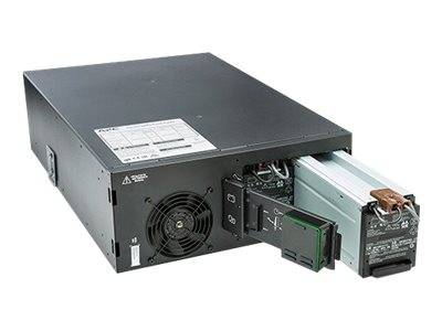 Steckbares Server-Netzteil im Rackformat mit austauschbarem Batteriemodulmodul, das von vorne herausgezogen wurde.