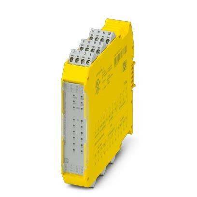 Ein gelbes elektronisches Relaismodul mit mehreren Anschlussports, verwendet für Automatisierungs- und Steuerungssysteme, von der Seite betrachtet.
