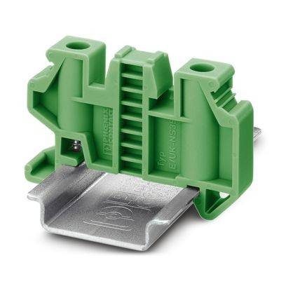 Ein grüner Klemmblock mit metallischer Basis für elektrische Verbindungen.