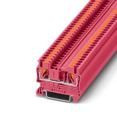 Rotes Klemmleistenblock mit mehreren Anschlüssen, mit orangefarbenen Hebeln zur Drahtbefestigung, verwendet in elektrischen Installationen.