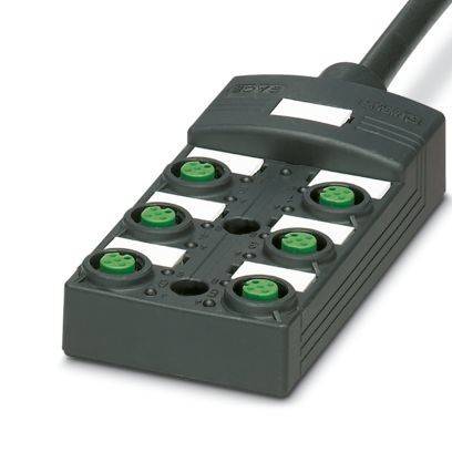Ein schwarzer Universalstromverteilungsblock mit sechs grünen Steckdosen.