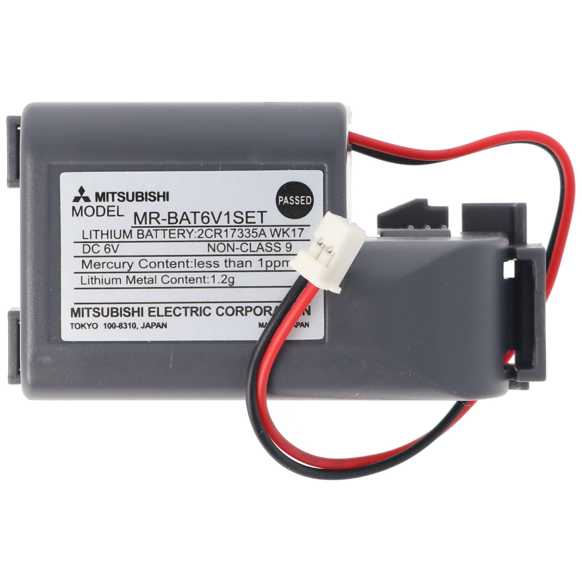 Mitsubishi 6V-Lithium-Batterieset mit roten und schwarzen Drähten, gekennzeichnet mit MR-BAT6V1SET, auf weißem Hintergrund.