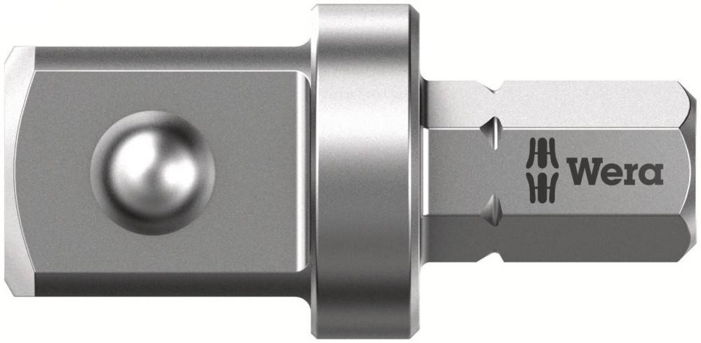 Eine Nahaufnahme einer metallischen Sechskant-Stecknuss mit glänzender Oberfläche, die das geriffelte Ende zeigt, das entwickelt wurde, um in einen kompatiblen Schraubendreher-Kopf zu passen.